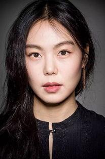 kim lip资料,从选秀舞台到国际舞台的璀璨蜕变